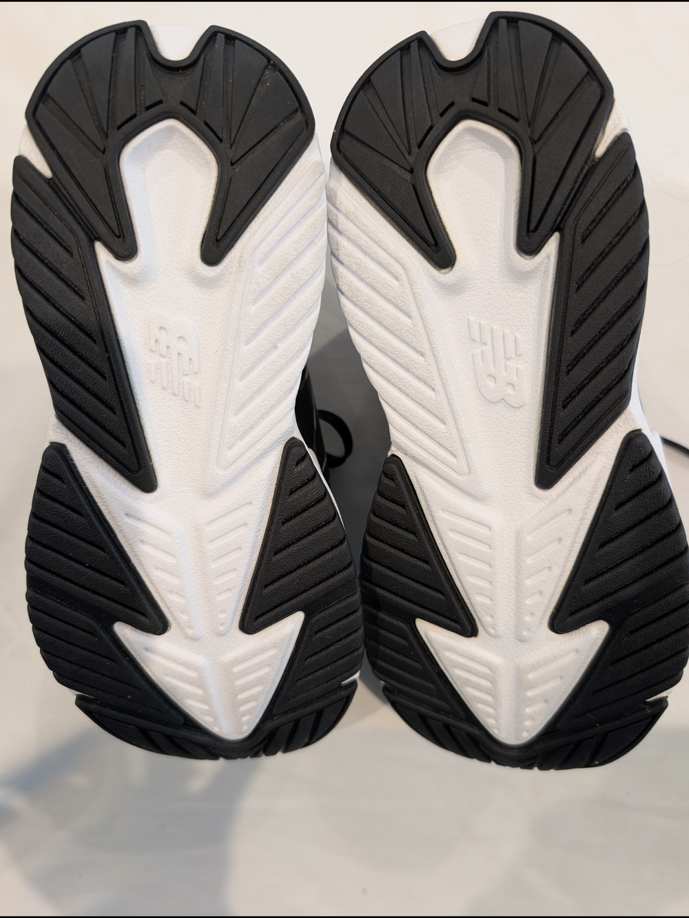 New Balance Black and Gray Kids' Sneakers - Picture 4 of 7